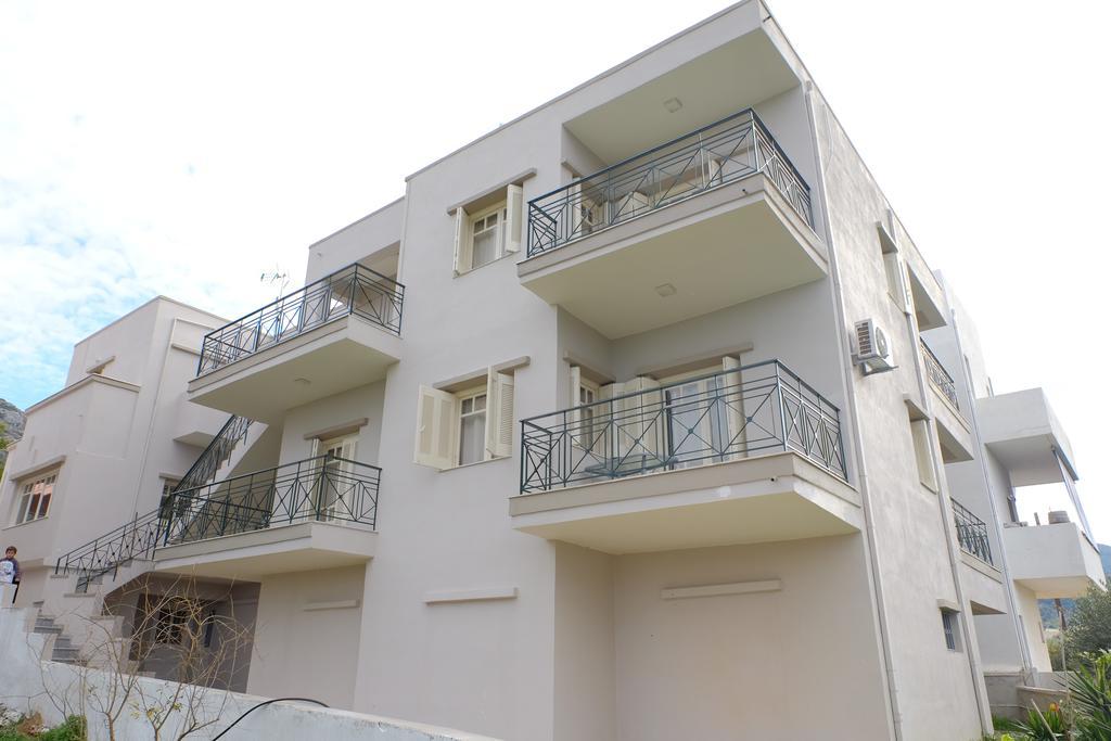 Dialinas Apartments Istro Exterior photo